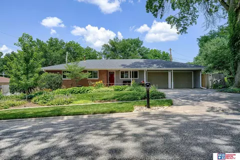 6650 S Bermuda Dr, Lincoln, NE 68506