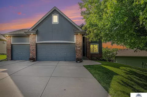 206 N 202nd St, Elkhorn, NE 68022