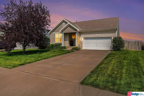 8429 S 65 St, Omaha, NE 68157