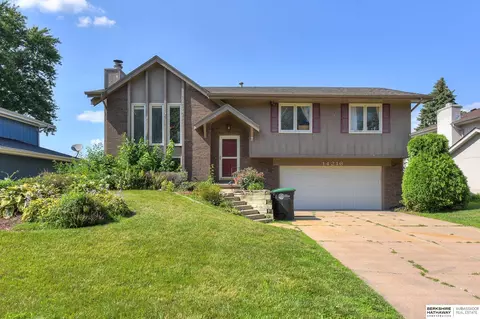 14216 Corby St, Omaha, NE 68164