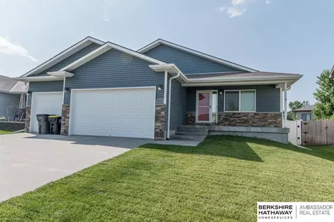1433 W Silverado Dr, Lincoln, NE 68521