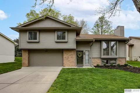 16716 Riggs St, Omaha, NE 68135