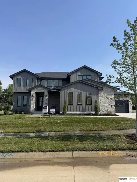 22002 Grover St, Elkhorn, NE 68022