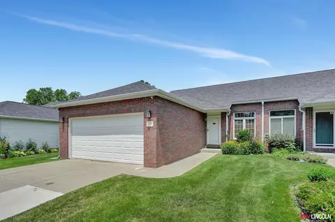 2850 Lawson Dr, Lincoln, NE 68516