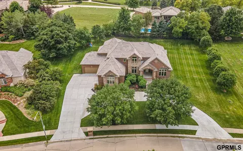 13645 Cuming St, Omaha, NE 68154