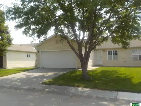 5614 N 26th Pl, Lincoln, NE 68521