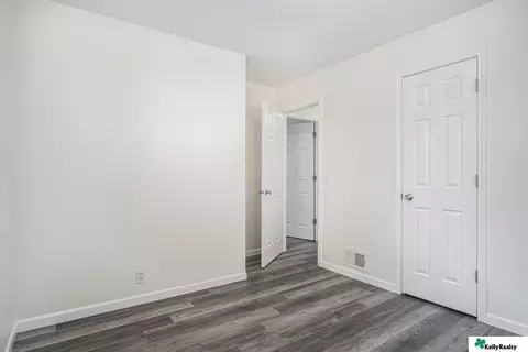 3209 Cornhusker Dr, Omaha, NE 68124 photo 17