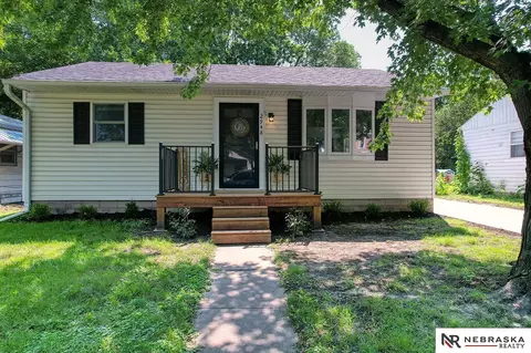 2948 N 57 St, Lincoln, NE 68507