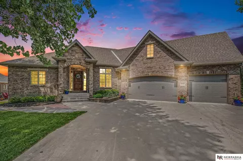 1032 South Lake Shore Drive, Fremont, NE 68025