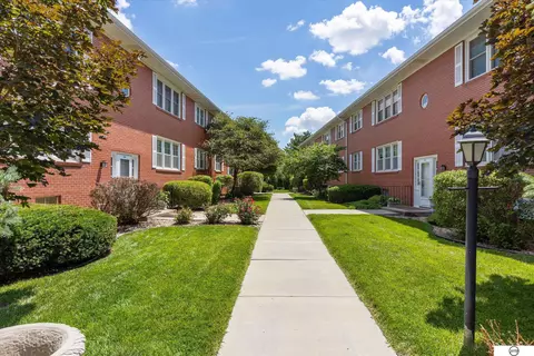 9101 Arbor St #5, Omaha, NE 68124