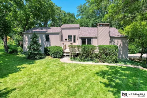 7900 Northshore Dr, Lincoln, NE 68516
