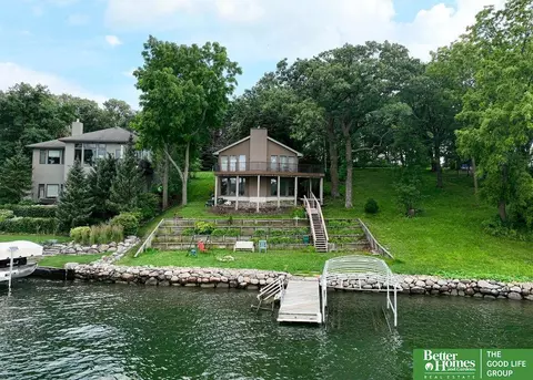 8857 Verdon Cir, Plattsmouth, NE 68048