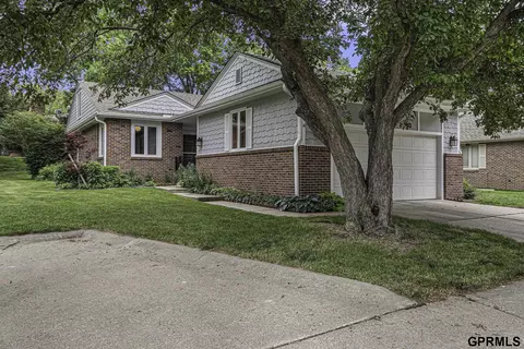 7300 Old Post Rd #14, Lincoln, NE 68506