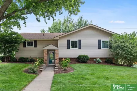801 Edgewood Blvd, Papillion, NE 68046