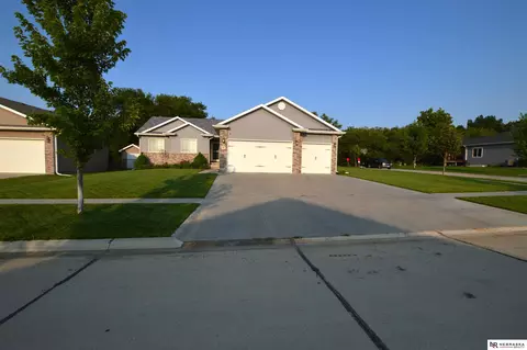 2040 N 95th St, Lincoln, NE 68505