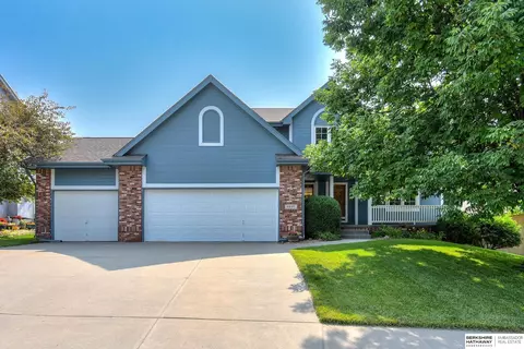 6605 S 159th St, Omaha, NE 68135