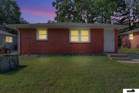 5335 Bancroft St, Lincoln, NE 68506