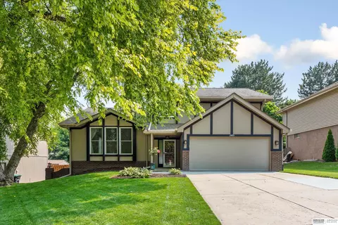 15453 Harney St, Omaha, NE 68154