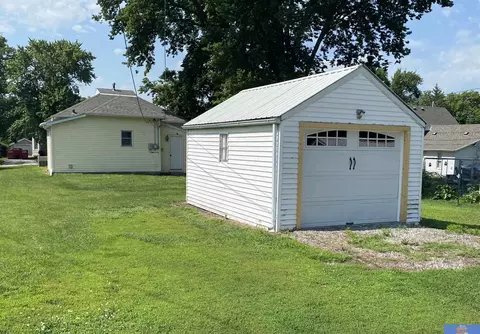 1210 Bell St, Beatrice, NE 68310 photo 7