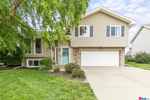 13508 Lillian St, Omaha, NE 68138