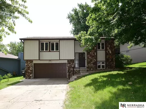 3329 S 158th St, Omaha, NE 68130