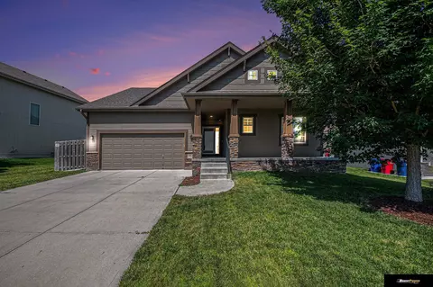 10610 S 111 St, Papillion, NE 68046