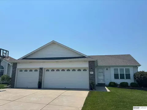 1807 NW Faesy Pl, Lincoln, NE 68528