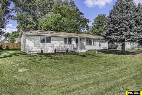 4809 Lakeland Dr, Blair, NE 68008