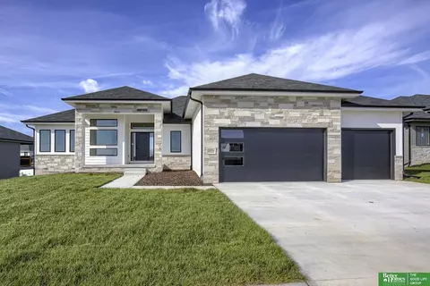 20954 Polk St, Elkhorn, NE 68022