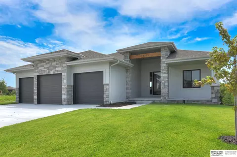 12703 Cooper St, Papillion, NE 68138