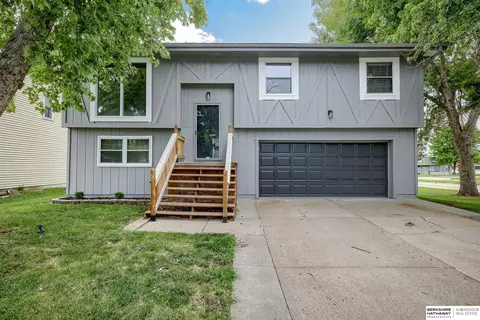 13604 V St, Omaha, NE 68137