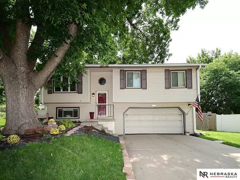 5540 S 32nd Cir, Lincoln, NE 68516