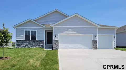 8031 N 170 Ter, Bennington, NE 68007