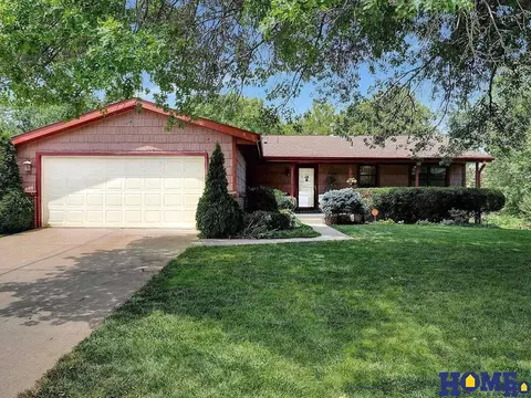 401 Haverford Dr, Lincoln, NE 68510