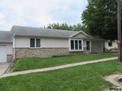 512 Elm St, Missouri Valley, IA 51555