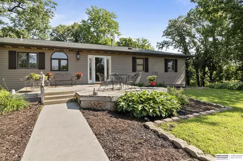 4209 E Mckelvie Rd, Plattsmouth, NE 68048