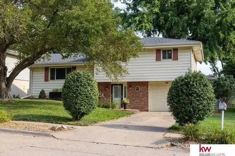 9418 Himebaugh Cir, Omaha, NE 68134