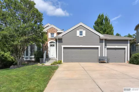 581 S 180th Ave, Omaha, NE 68022
