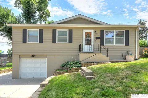 14205 Weir St, Omaha, NE 68137