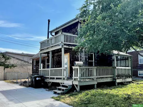 3869 Gold St, Omaha, NE 68105