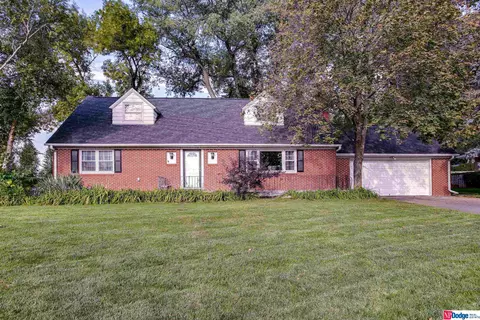 2106 S 90 St, Omaha, NE 68124