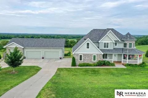 18796 Prairie Ridge Dr, Louisville, NE 68037