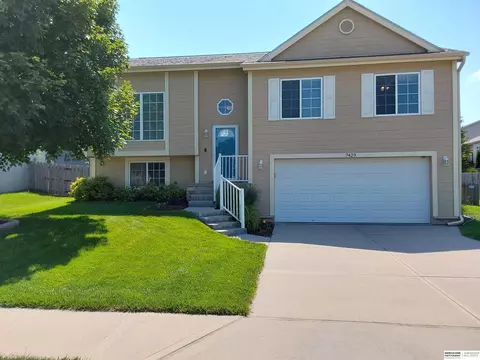 7429 Frederick St, La Vista, NE 68128