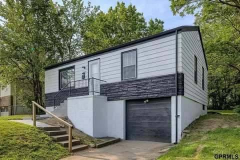 3497 Pratt St, Omaha, NE 68111