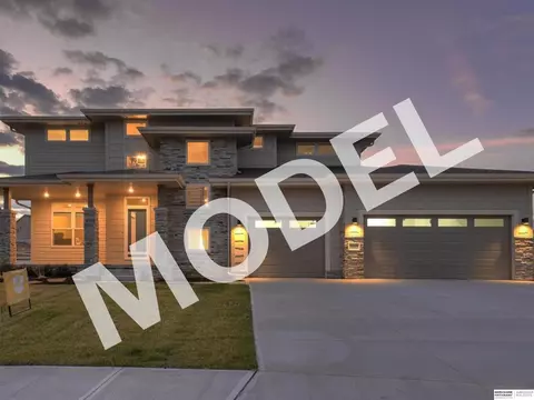 11204 N 169th St, Bennington, NE 68007