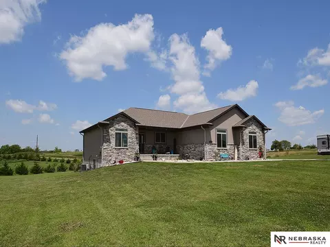 20505 SW Hollow Ct, Martell, NE 68404