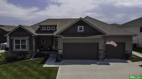 965 Elm Cir, Springfield, NE 68059 photo 2