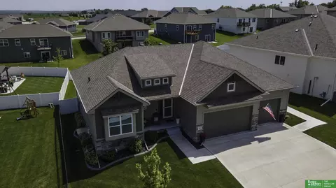 965 Elm Cir, Springfield, NE 68059