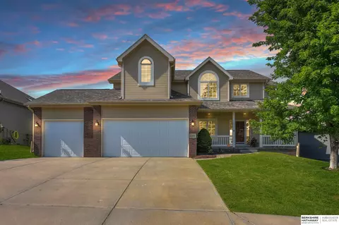 15434 Rosewood St, Omaha, NE 68138
