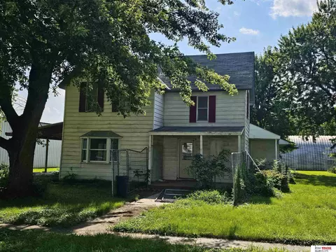 919 5th Ave, Fairmont, NE 68354